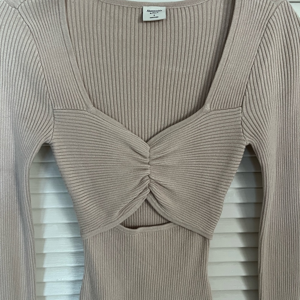 Cream Abercrombie bodysuit small